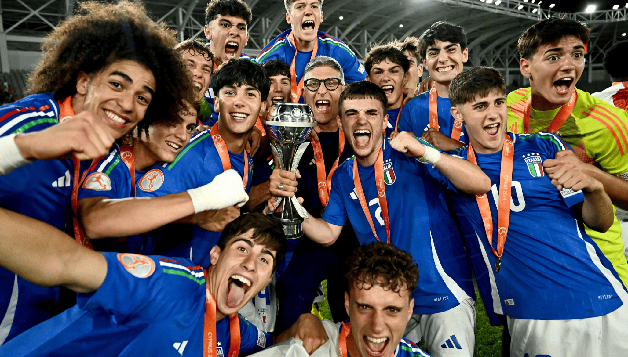 开云体育APP下载-包含欧洲国家杯比赛中一支意想不到的球队崭露头角的词条