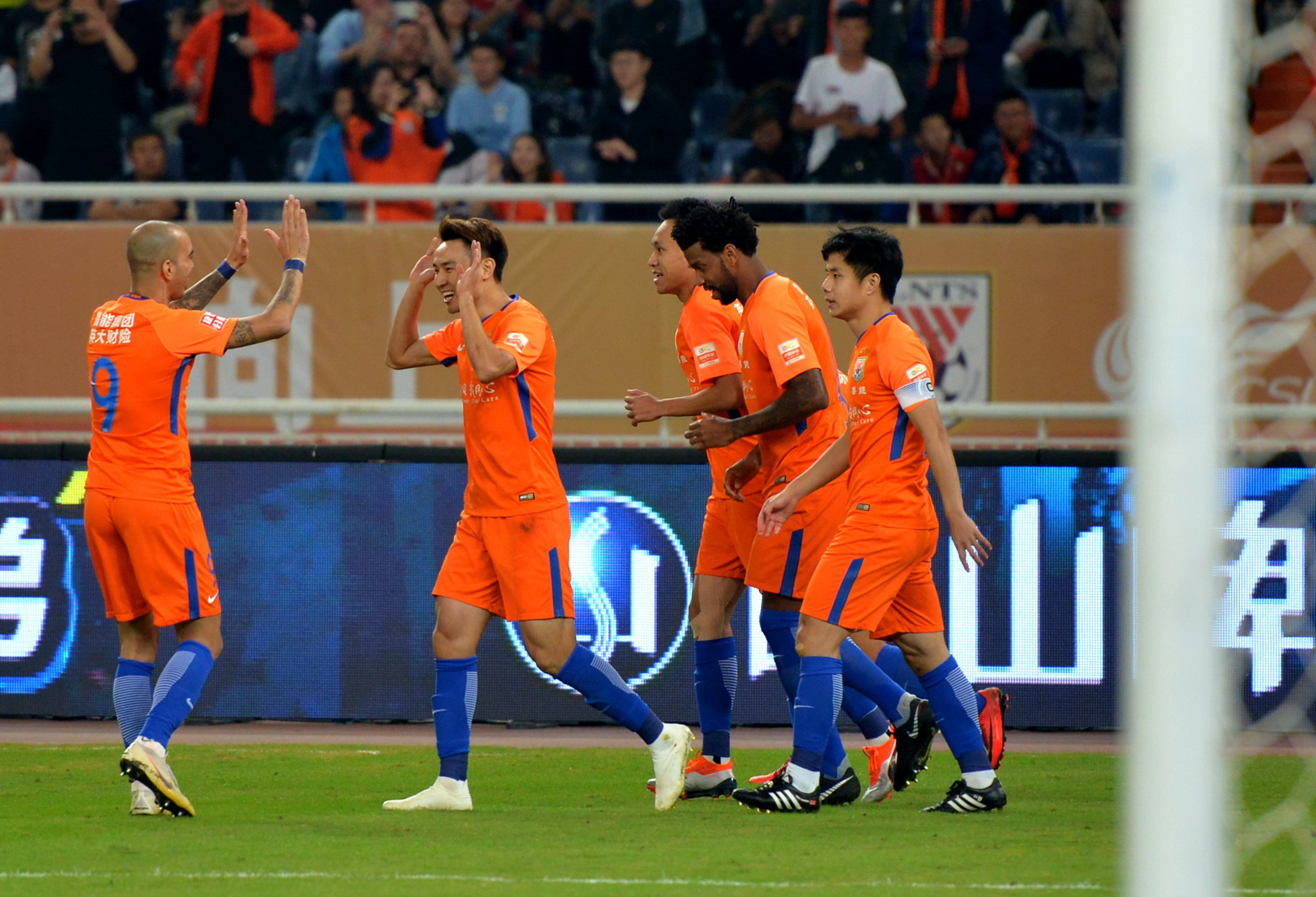 鲁能主场击败天津,继续前进! 鲁能主场击败天津,继续前进!