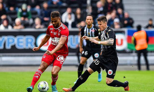 开云官网-亚眠豪取客场三分，排名大幅提升的简单介绍