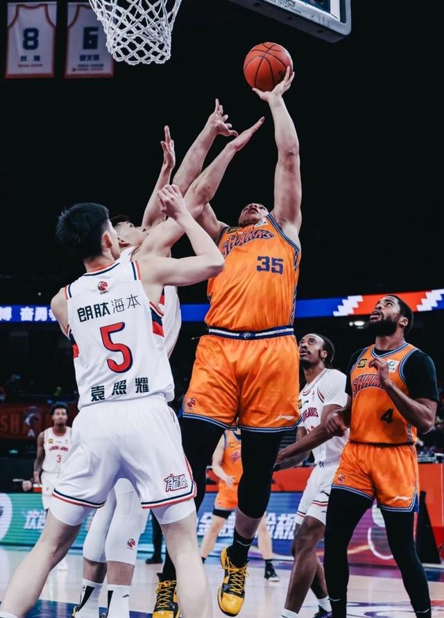 开云体育下载-关于中国篮球联赛的最新结果揭晓，球队实力悬殊分明的信息