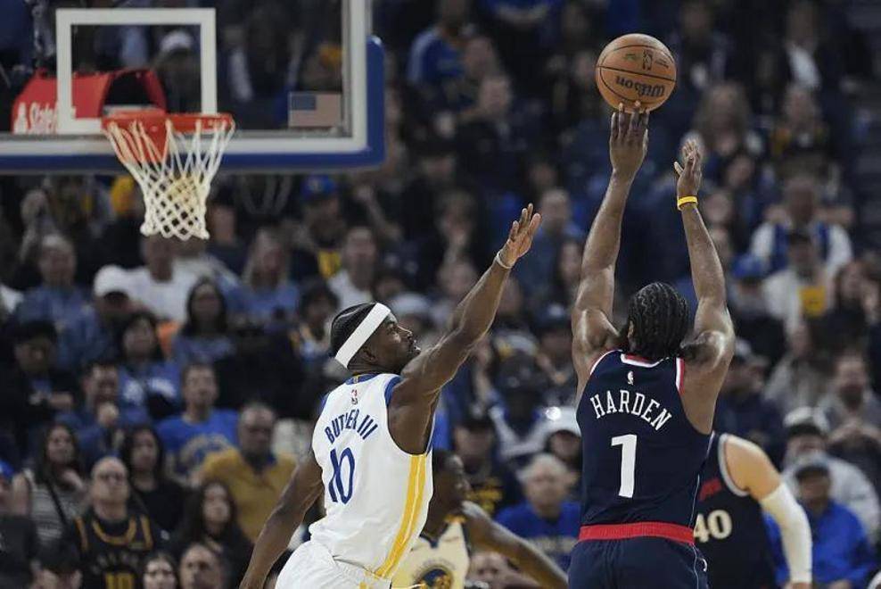 开云体育APP下载-火箭队惨败猛龙队，哈登砍下+不敌对手的简单介绍