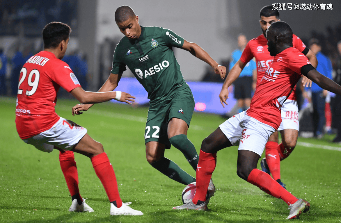 阿贾克斯继续连胜，瓦伦西亚难逃败局