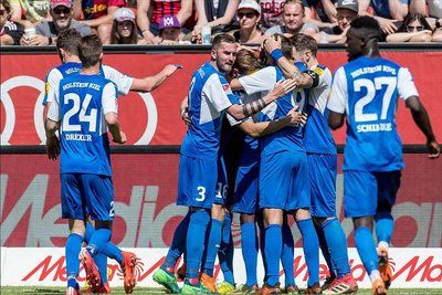 美洲足球赛事精彩纷呈,球队实力对抗激发球迷激情 美洲足球赛事精彩纷呈,球队实力对抗激发球迷激情