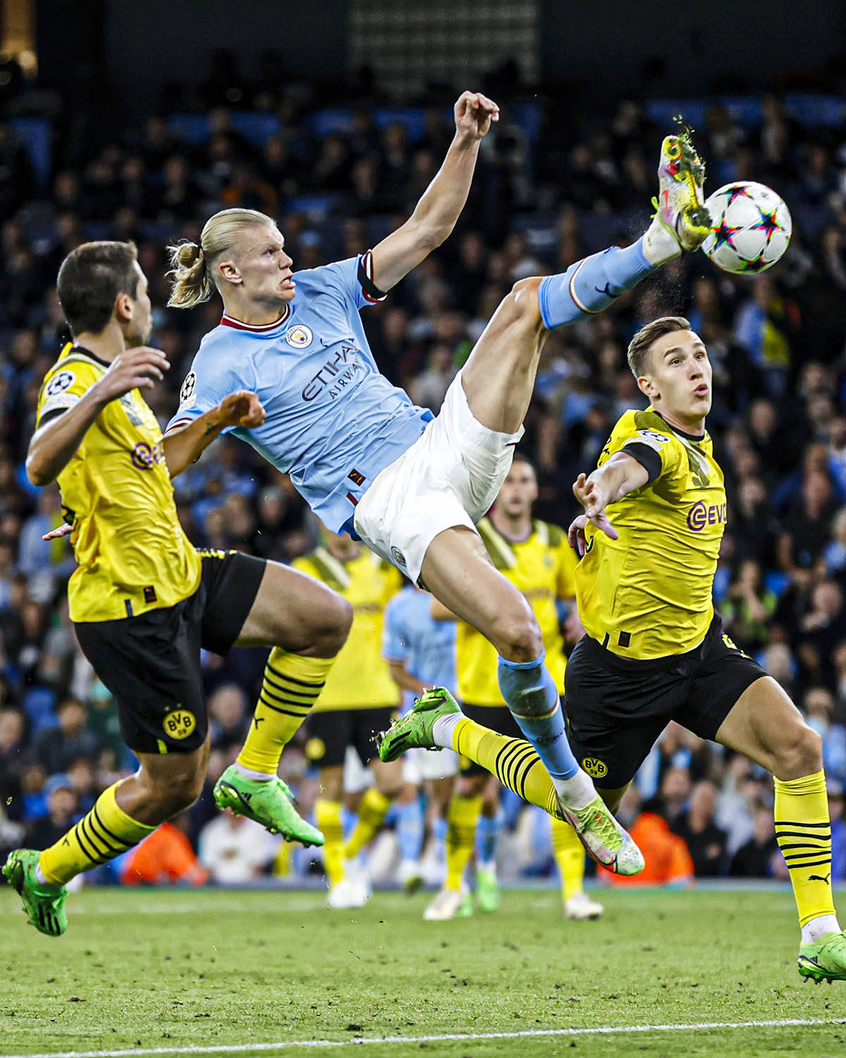 -西班牙队在比赛中展现出强大的实力