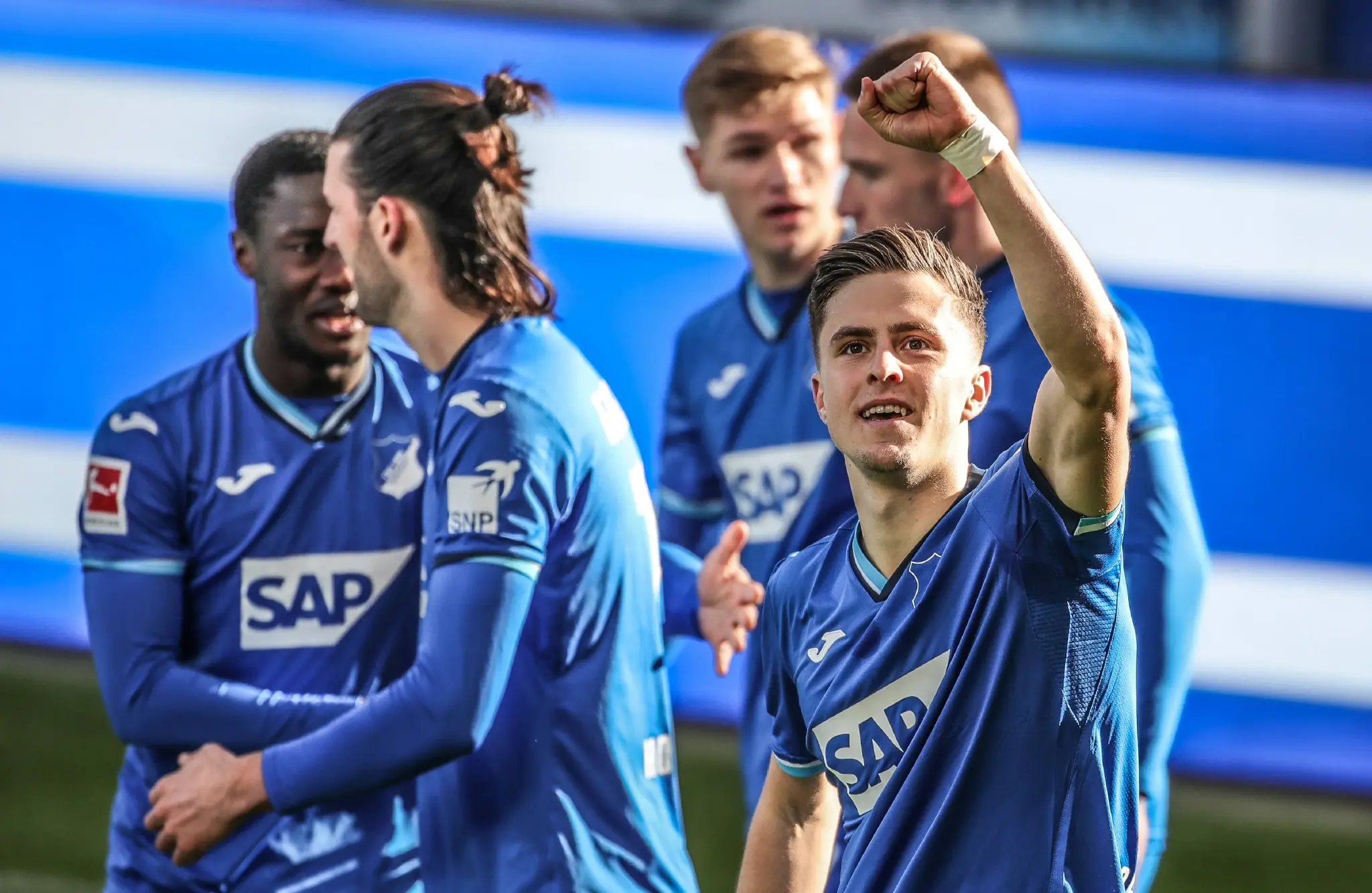 包含霍芬海姆绿军锋线火力全开，全队全力出击的词条