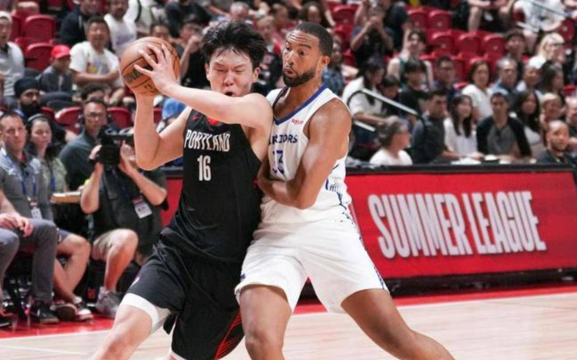 出色得分！球员独揽高分带领球队获胜的简单介绍