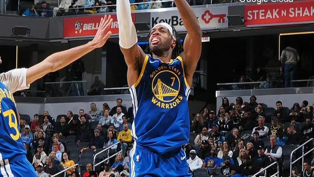 开云体育在线-勇士遭遇惨败，库里表现黯淡颓废