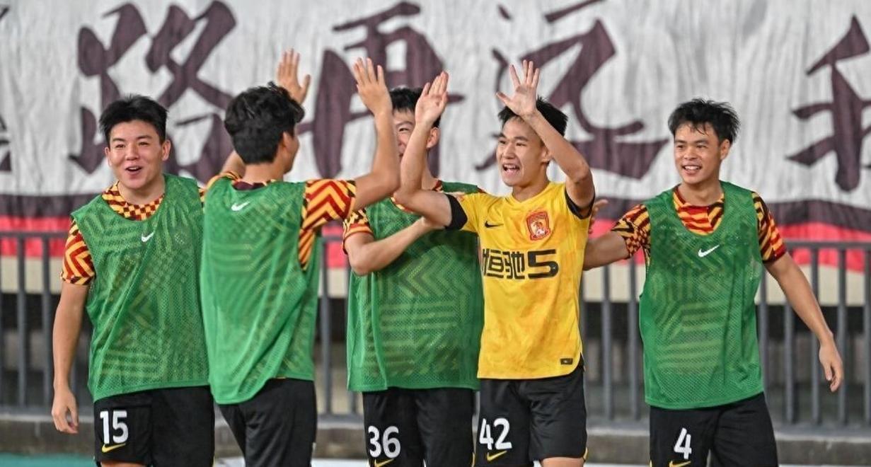 包含情绪高涨，广州恒大接连胜出亚洲赛场的词条