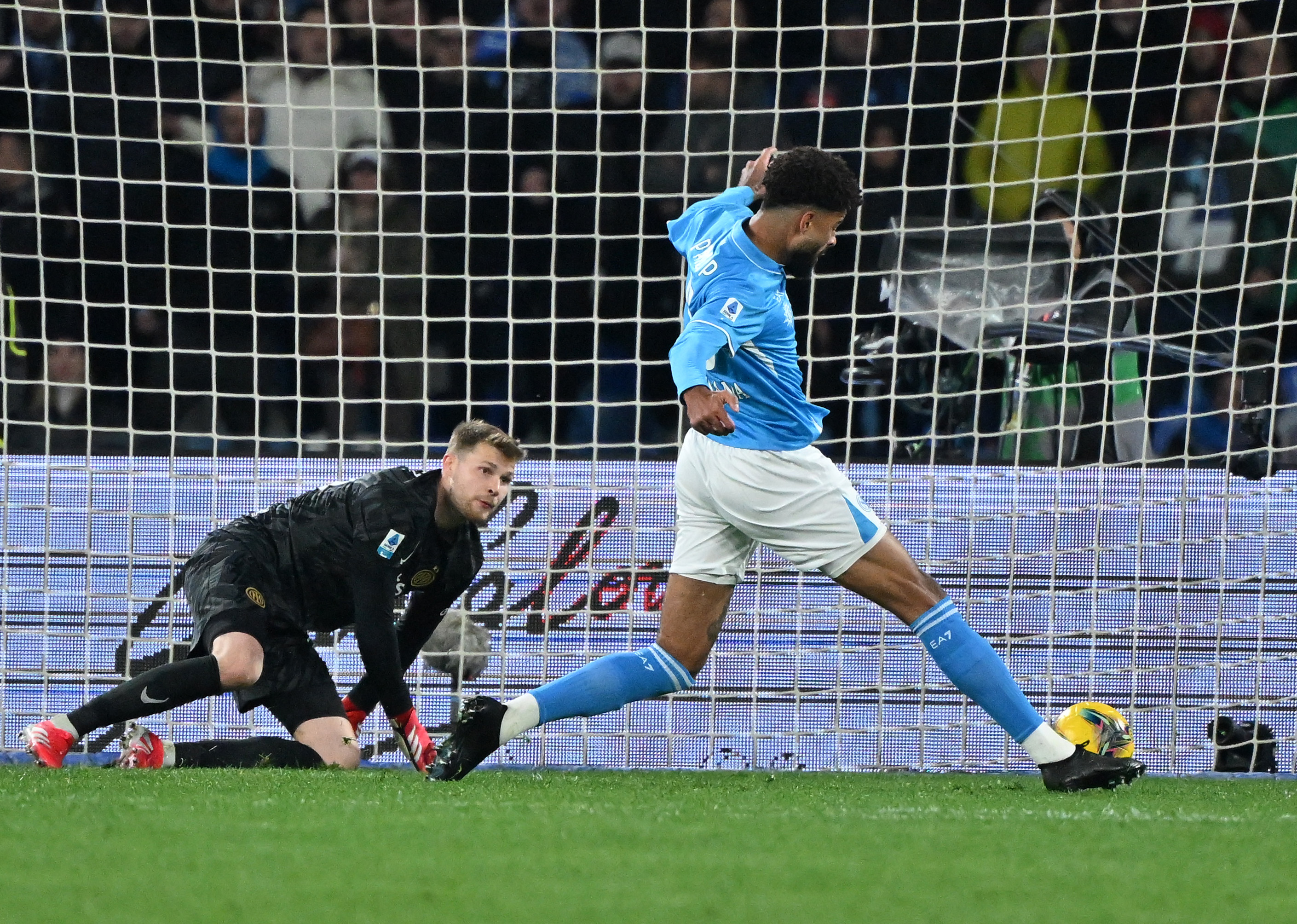 尤文那不勒斯主场:不敌国际米兰，遭遇赛季首败的简单介绍