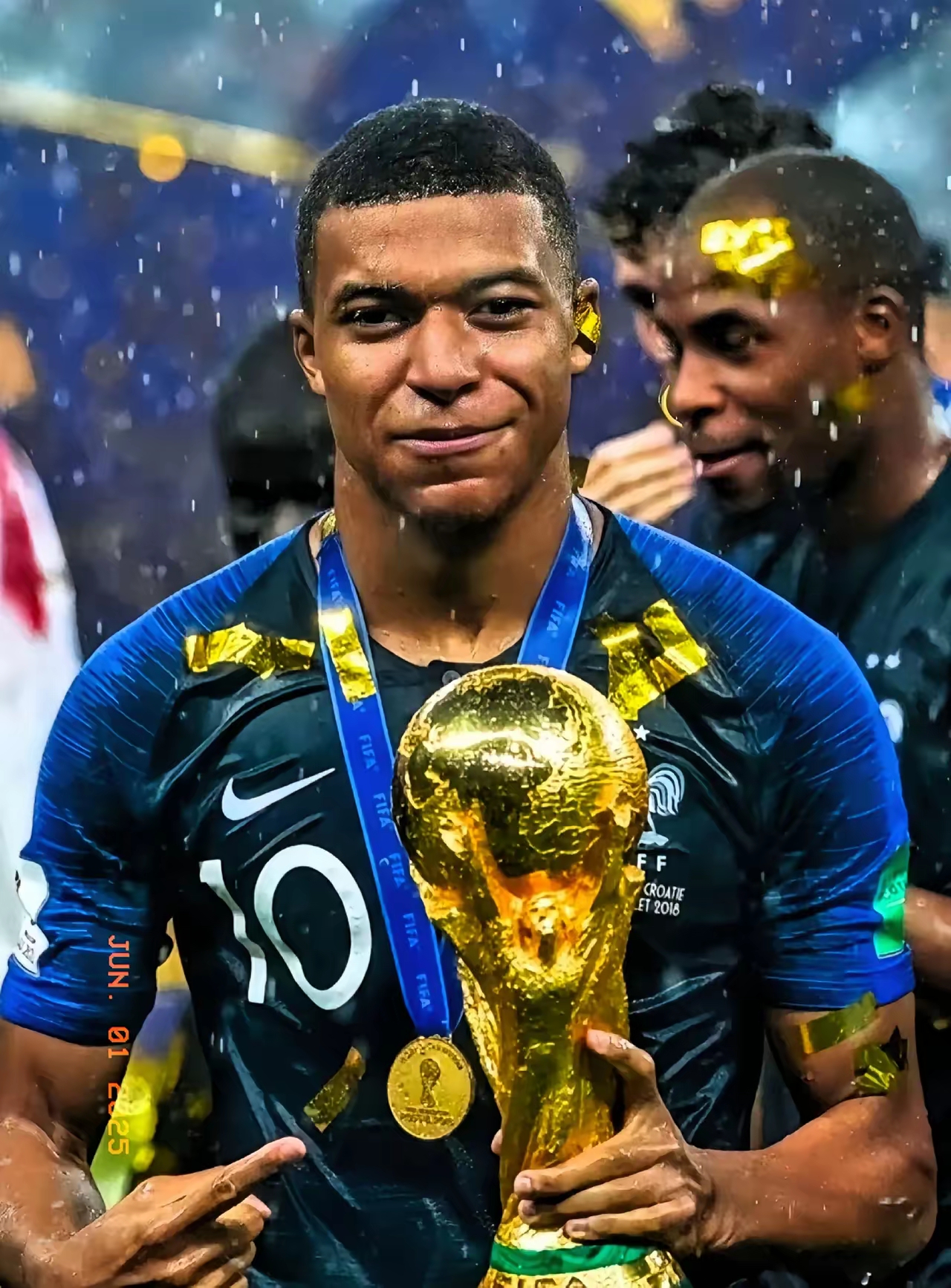 姆巴佩遭遇国足夺冠,欧冠局势紧张 姆巴佩遭遇国足夺冠,欧冠局势紧张