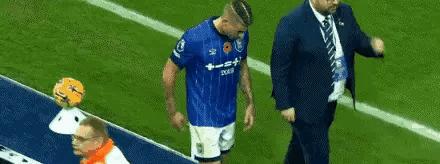 曼城客场战平莱斯特,错失赶超机会 曼城客场战平莱斯特,错失赶超机会