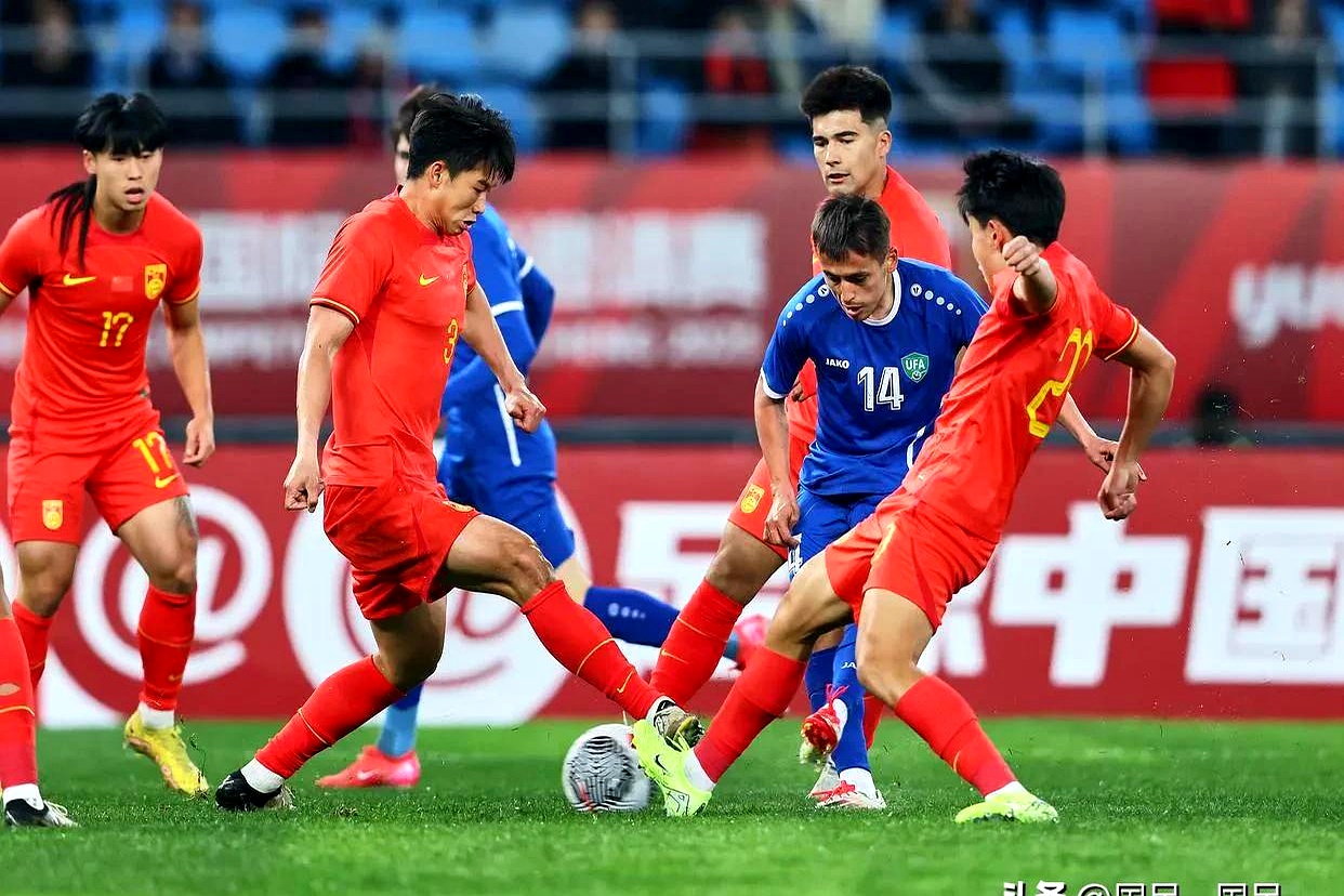 包含中国男足与乌兹别克斯坦队热身赛将举行的词条