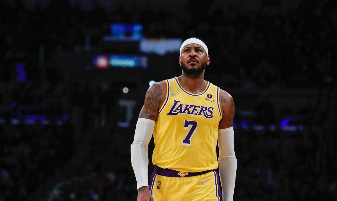 开云平台-顶级篮球赛场梦幻开战，球迷欢呼雀跃