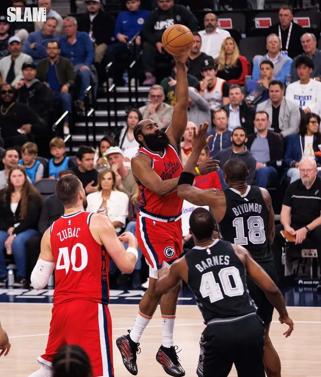 关于火箭击败快船，保罗大发神威砍下26分的信息