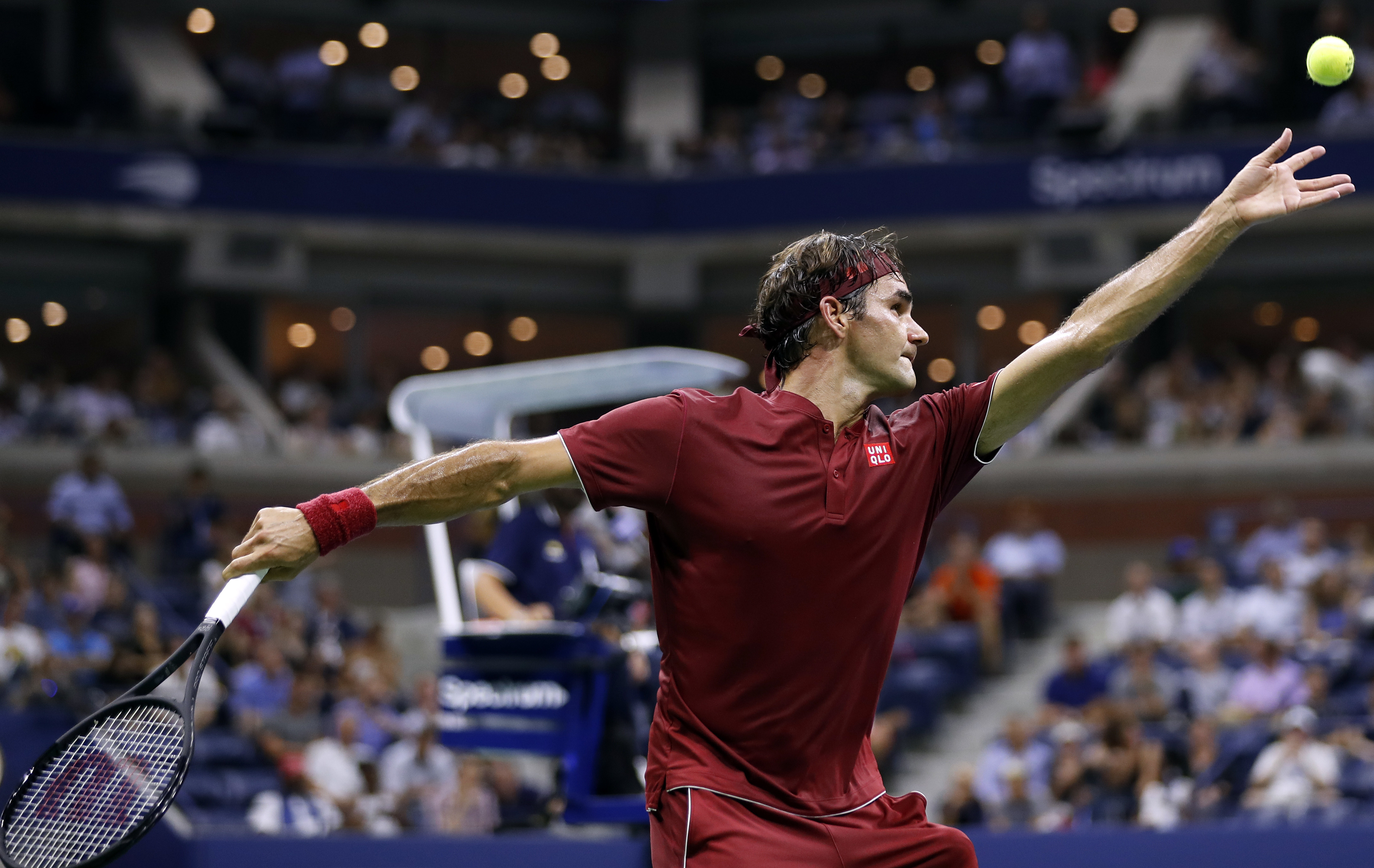 关于美国网球队逆转意大利网球队，费德勒打破历史纪录的信息