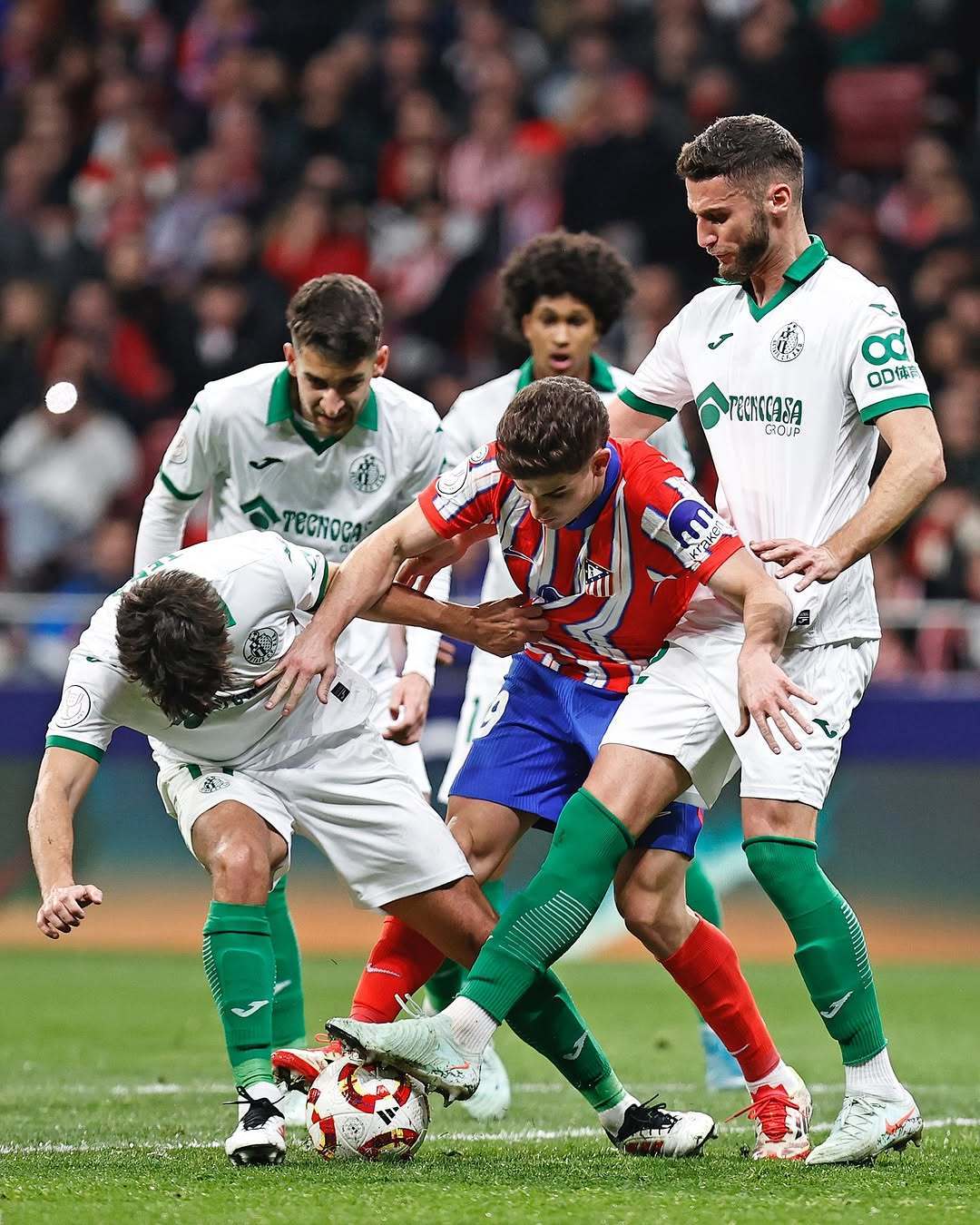 开云下载-关于波兰强势德国，阿尔瓦雷斯统治全场的信息