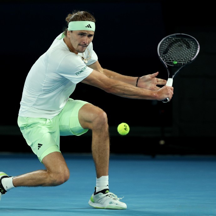 澳网逆转年终总决赛，梅德韦杰夫带队取胜