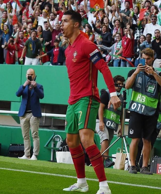 开云平台-C罗关键节点连续得分，沙特强压厄瓜多尔