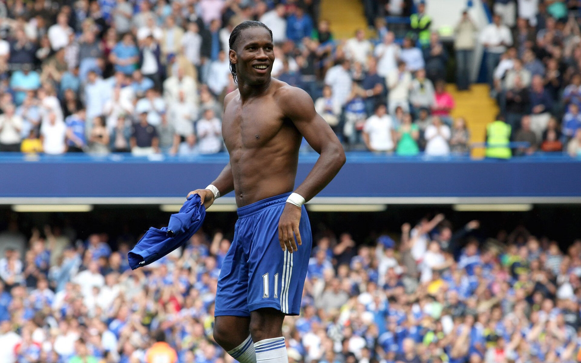 智利带走奥地利，黄喜灿率队奏凯的战术解析与精神启示